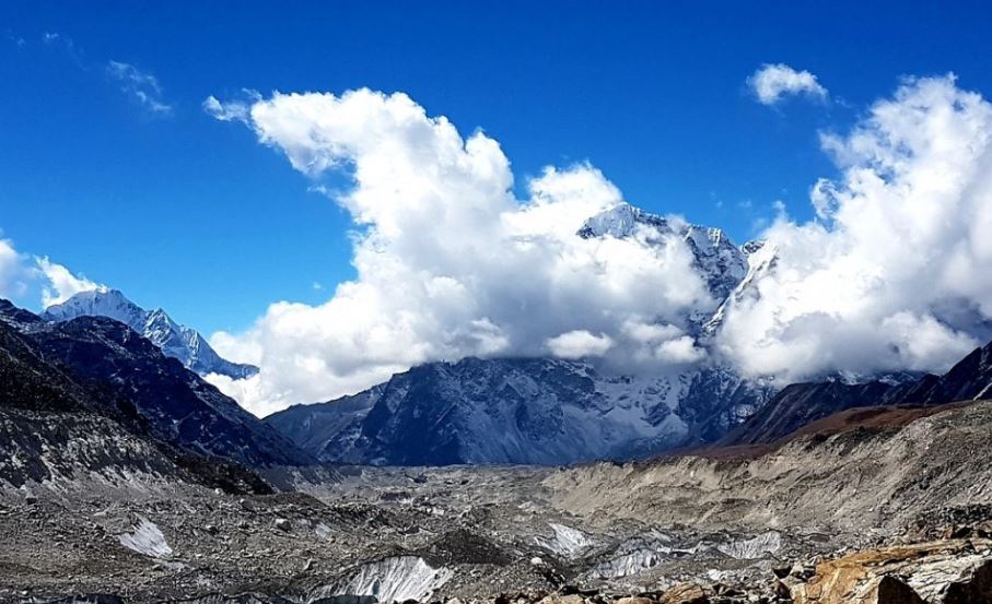 माउंट एवरेस्ट का वातावरण तथा जलवायु