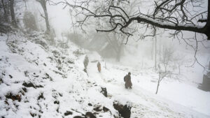 जम्मू कश्मीर में कल मौसम कैसा रहेगा